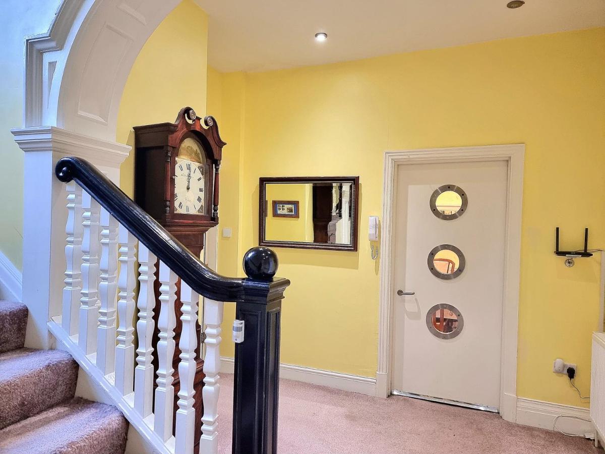 מטלוק Spacious Retreat With River Views Near Peak District מראה חיצוני תמונה