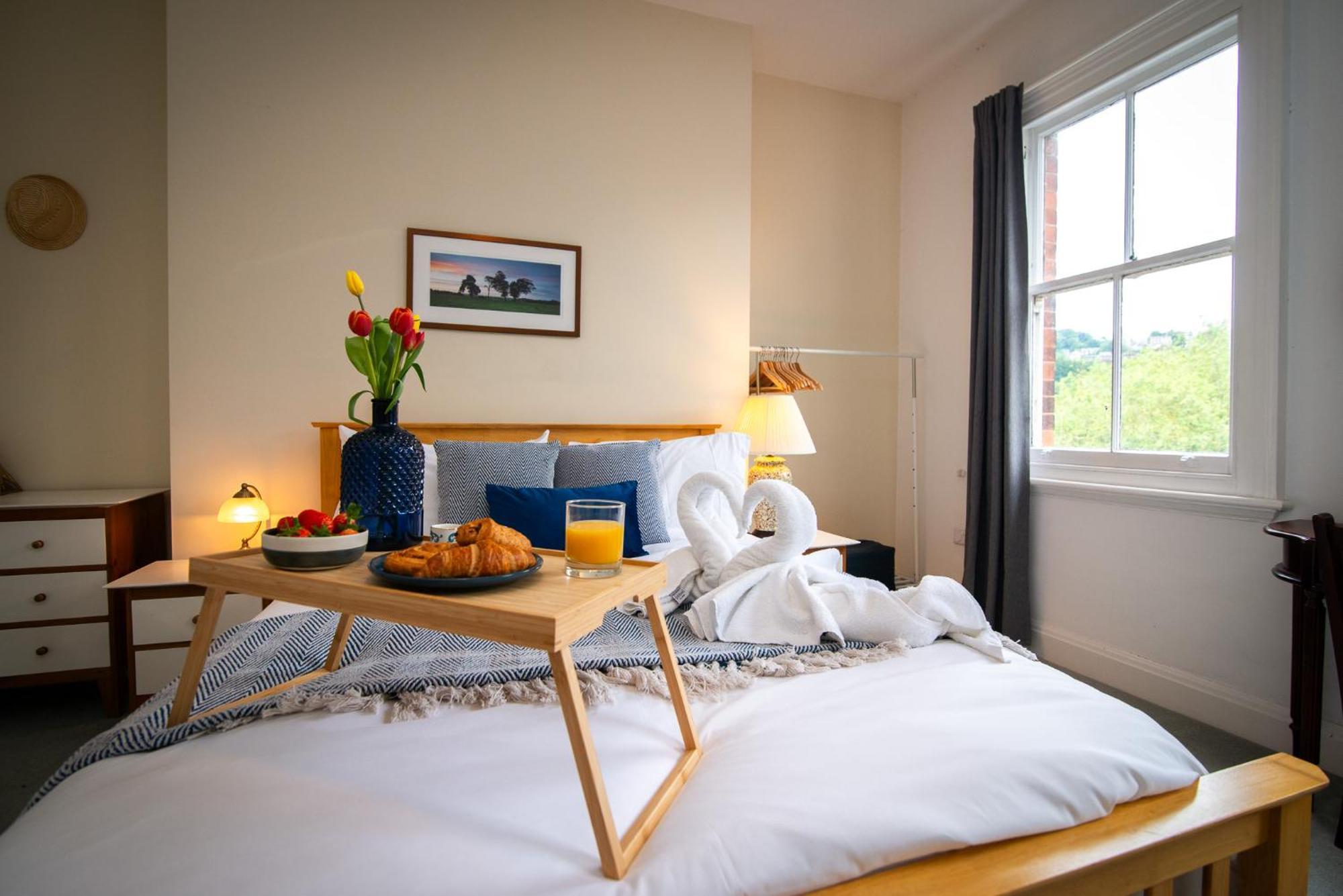 מטלוק Spacious Retreat With River Views Near Peak District מראה חיצוני תמונה